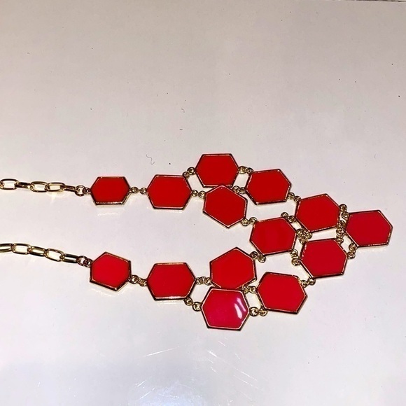 Amrita Singh Fushia Noah’s ark statement necklace. NWT. - Picture 4 of 9